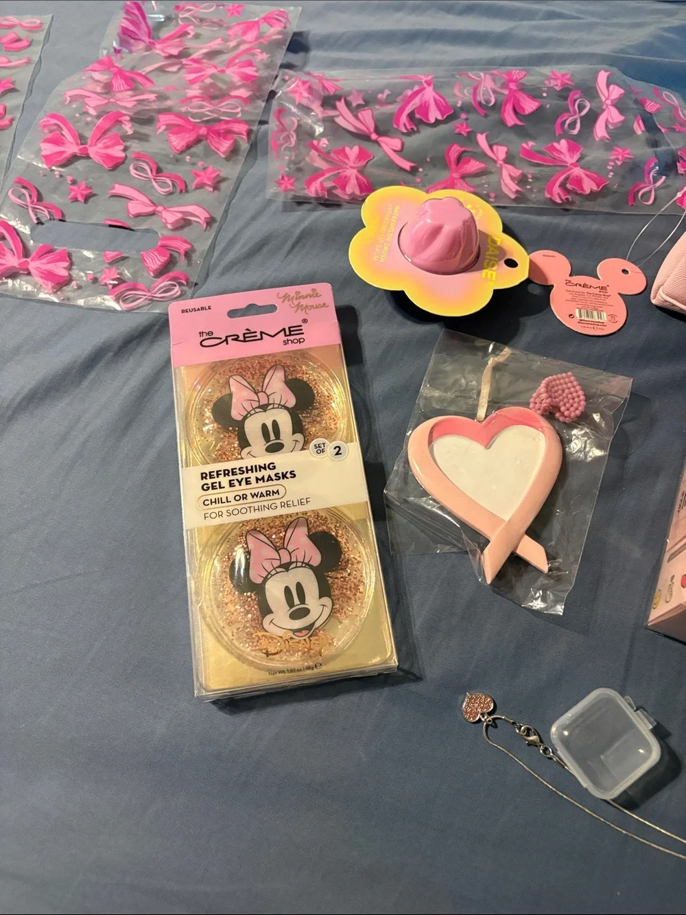 Disney Minnie Mouse Pink Cosmetic Bag with Matching Hair and Beauty Accessories